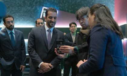 سلطان بن أحمد القاسمي يزور المجمع الكوري للواقع الافتراضي والمعزز "كوفاك" .